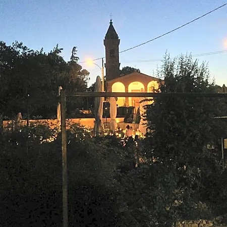 فندق مبيت وإفطار Monte Donato 3*